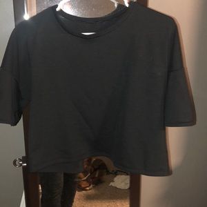 Lululemon black cropped open back shirt Sz 6